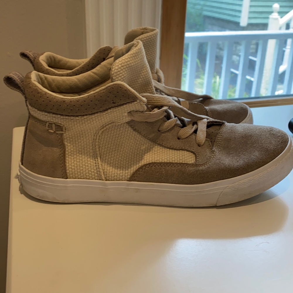 Toms High Top Sneaker Size 8.5